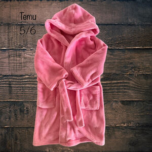 Size 5/6 Temu Robe